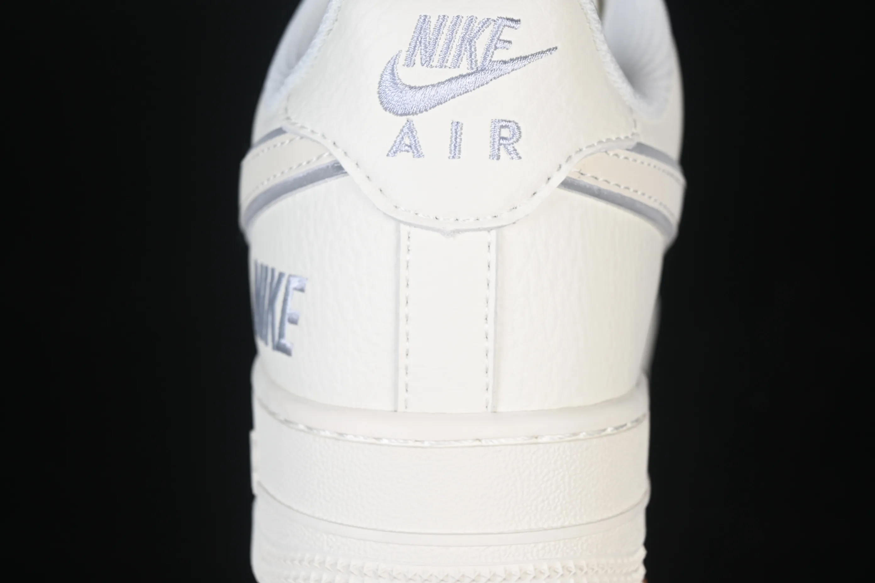 All categories Nk Air Force 1 Air Force series Nk Air Force 1 Low Air Force low-top Nike Air Force 1'07 Low Nike embroidery Air Force 1 low-top casual sneakers CS5288-045